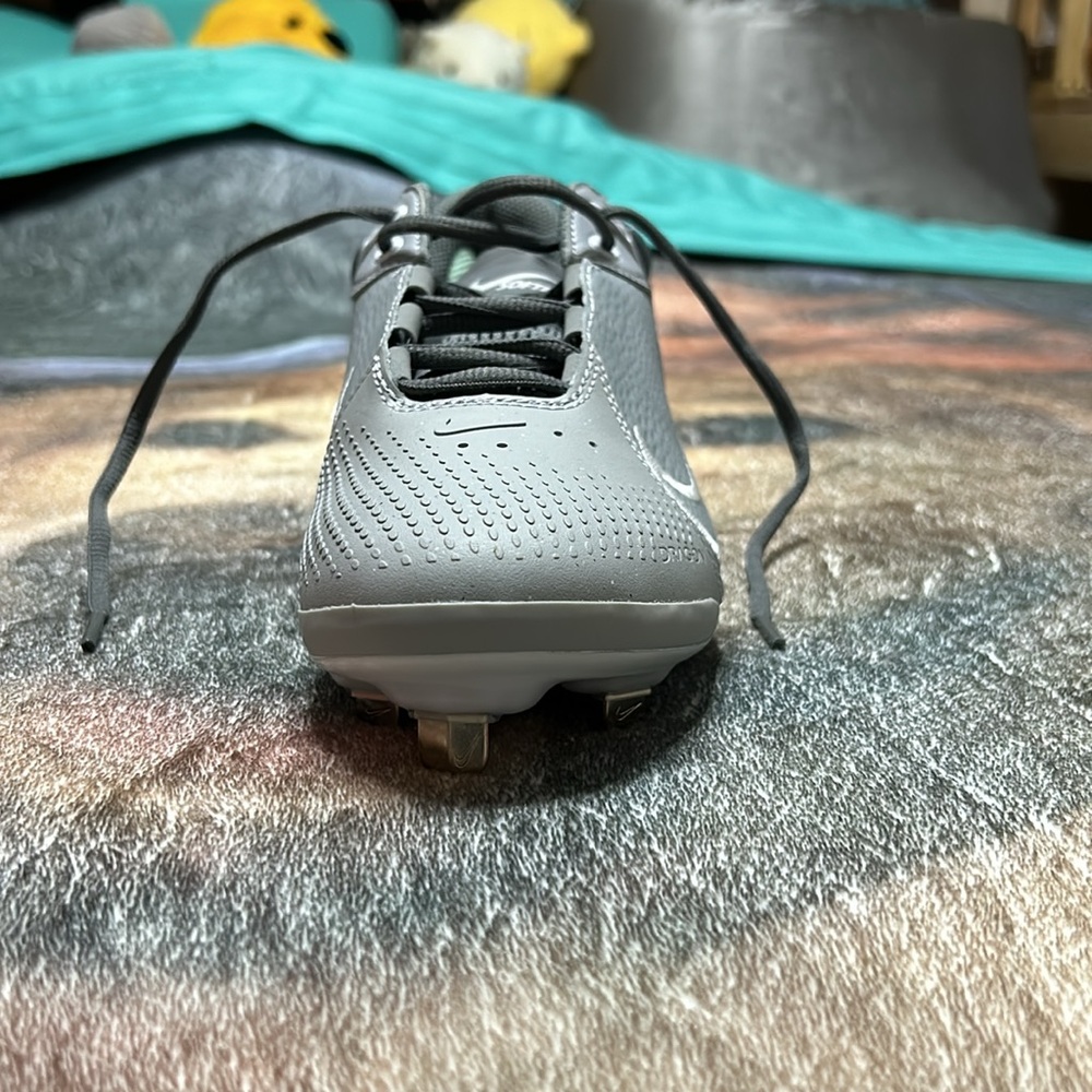 Women’s Nike Gray Hyerpdiamond 4 Elite Metal Softball Cleats Size: 9 - Picture 9 of 15